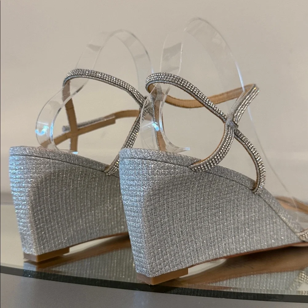 BADGLEY MISCHKA Unity Strappy Glitter Wedge Sandal Silver Women’s Size 11